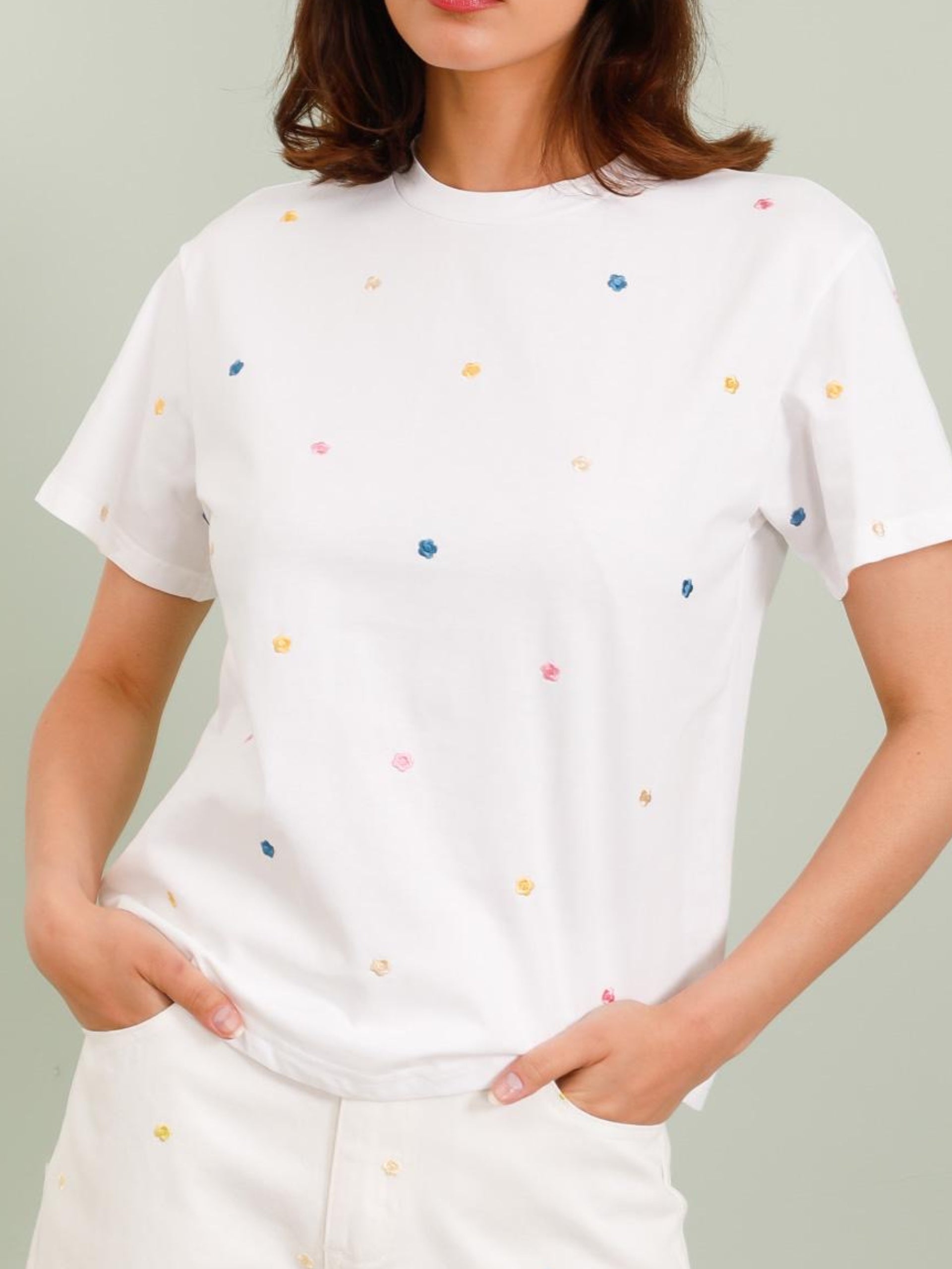 T-Shirt mit Stickerei - Kleine Blüten