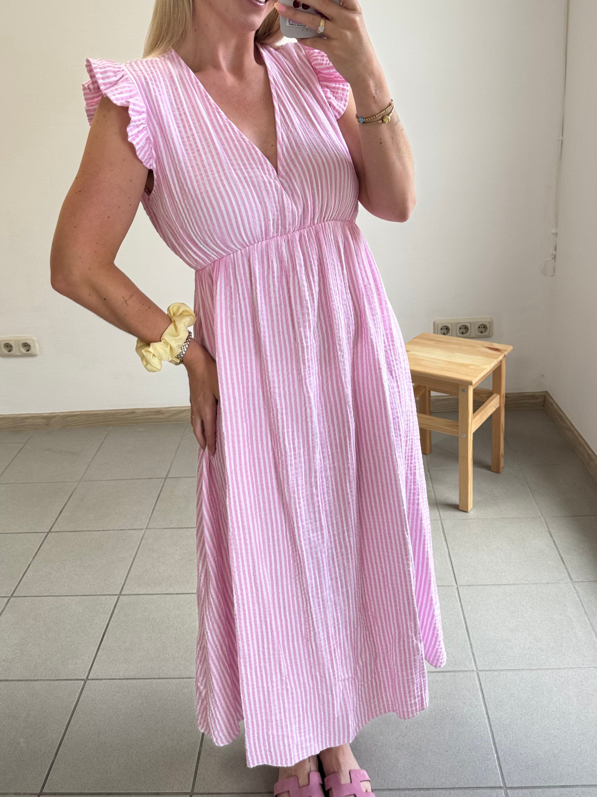 Langes Musselin Kleid mit Rüschen - Rosa