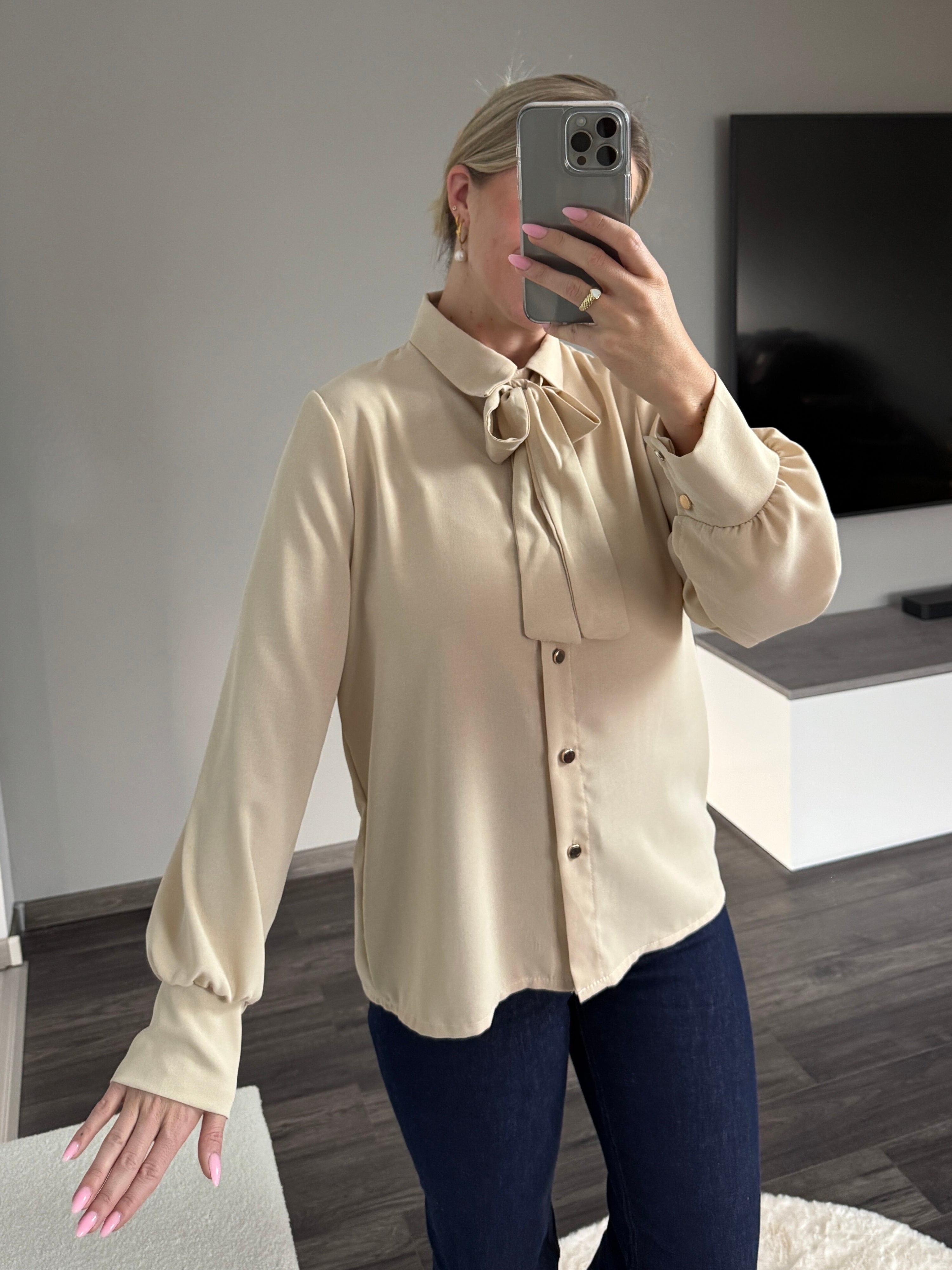 Bluse Sophia mit Schleife und Schluppenkragen - Beige
