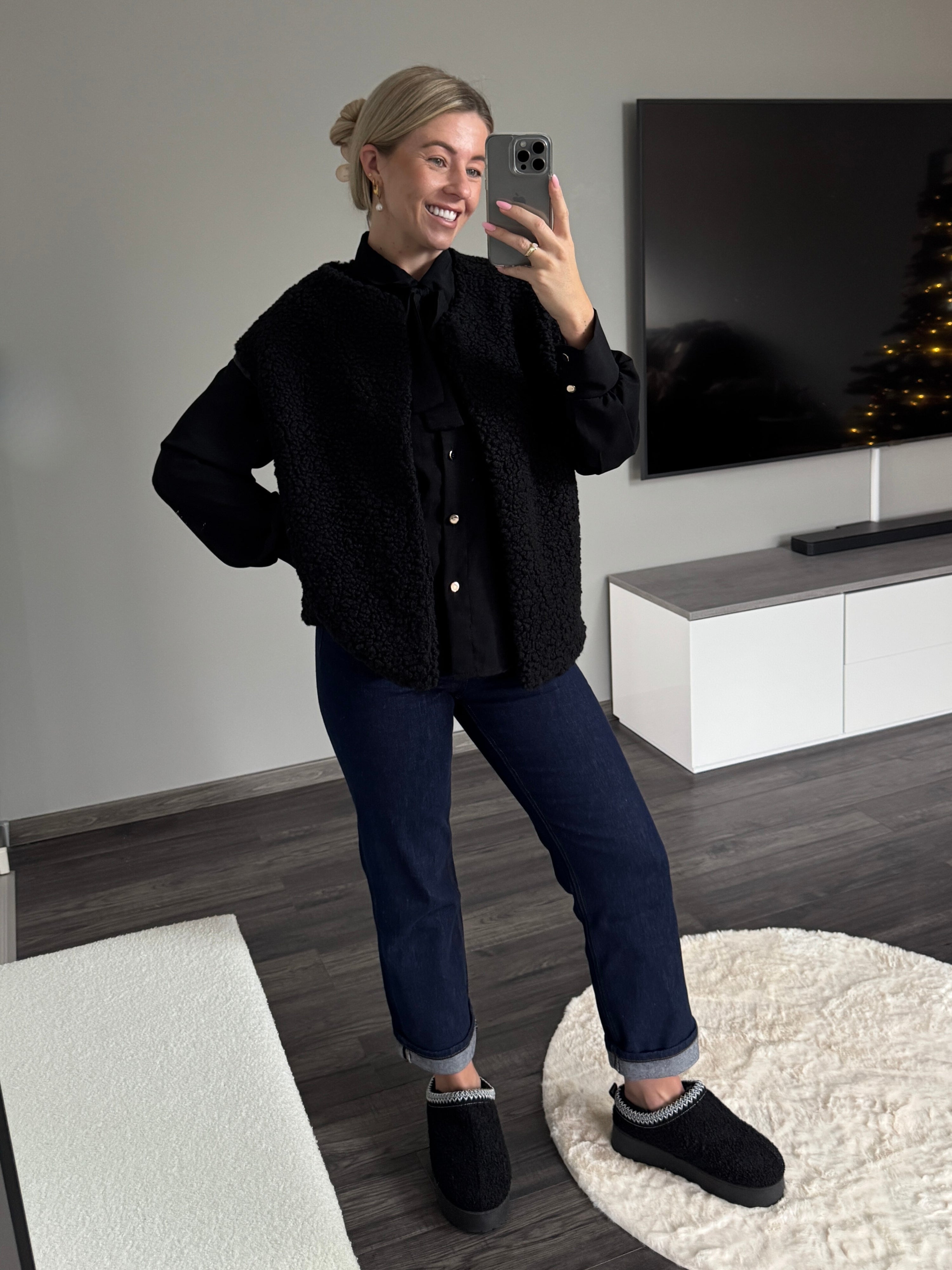 Bluse Sophia mit Schleife und Schluppenkragen - Schwarz