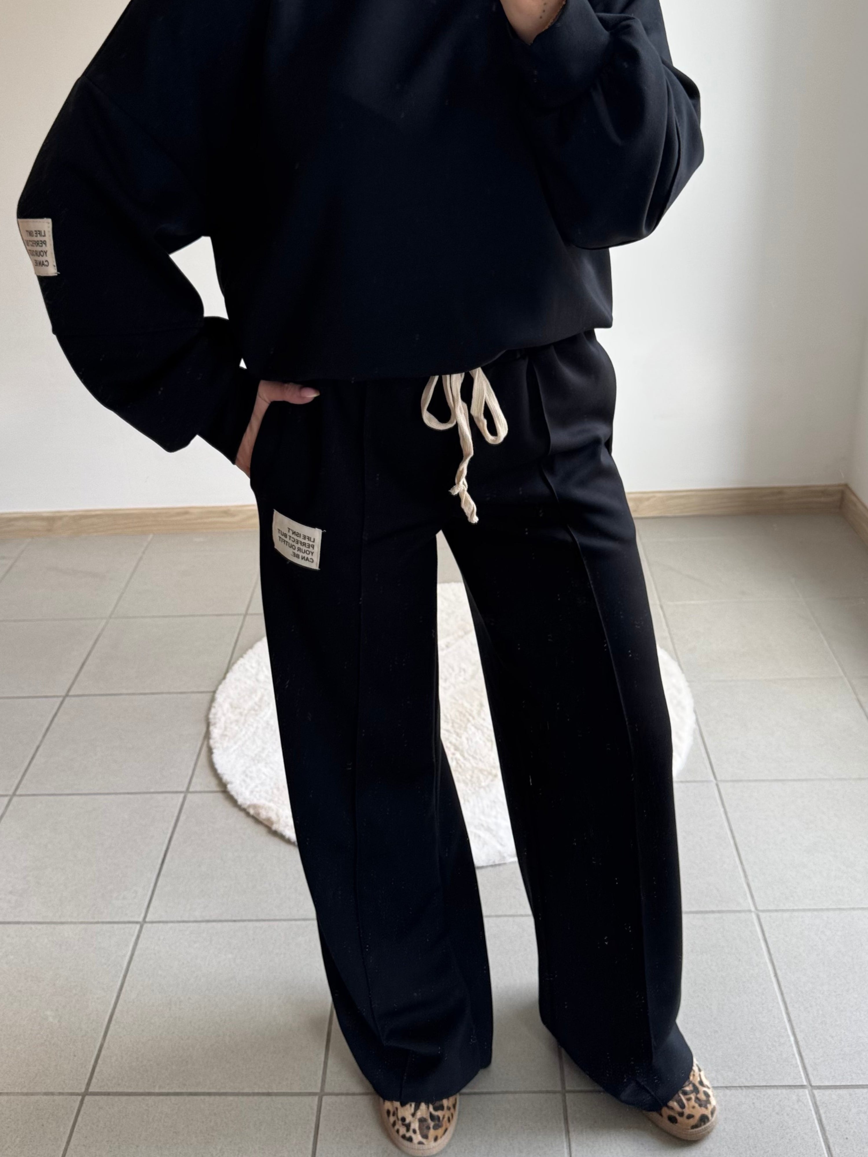 Sweatpants Perfect Outfit - Schwarz