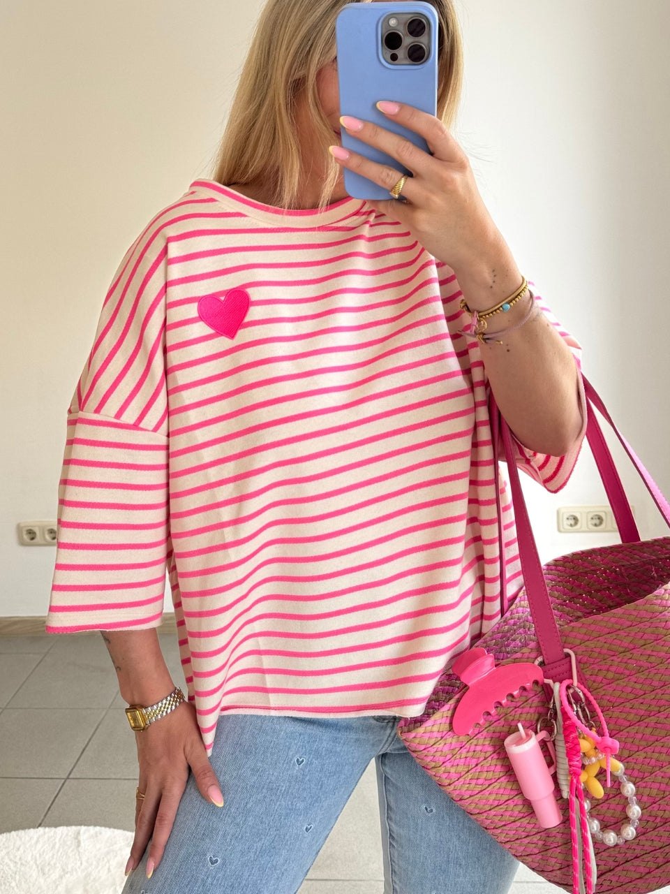 Gestreiftes Cropped T-Shirt in Neon-Pink mit Herz