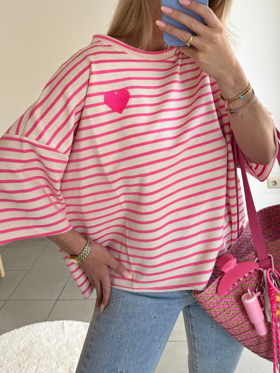 Gestreiftes Cropped T-Shirt in Neon-Pink mit Herz