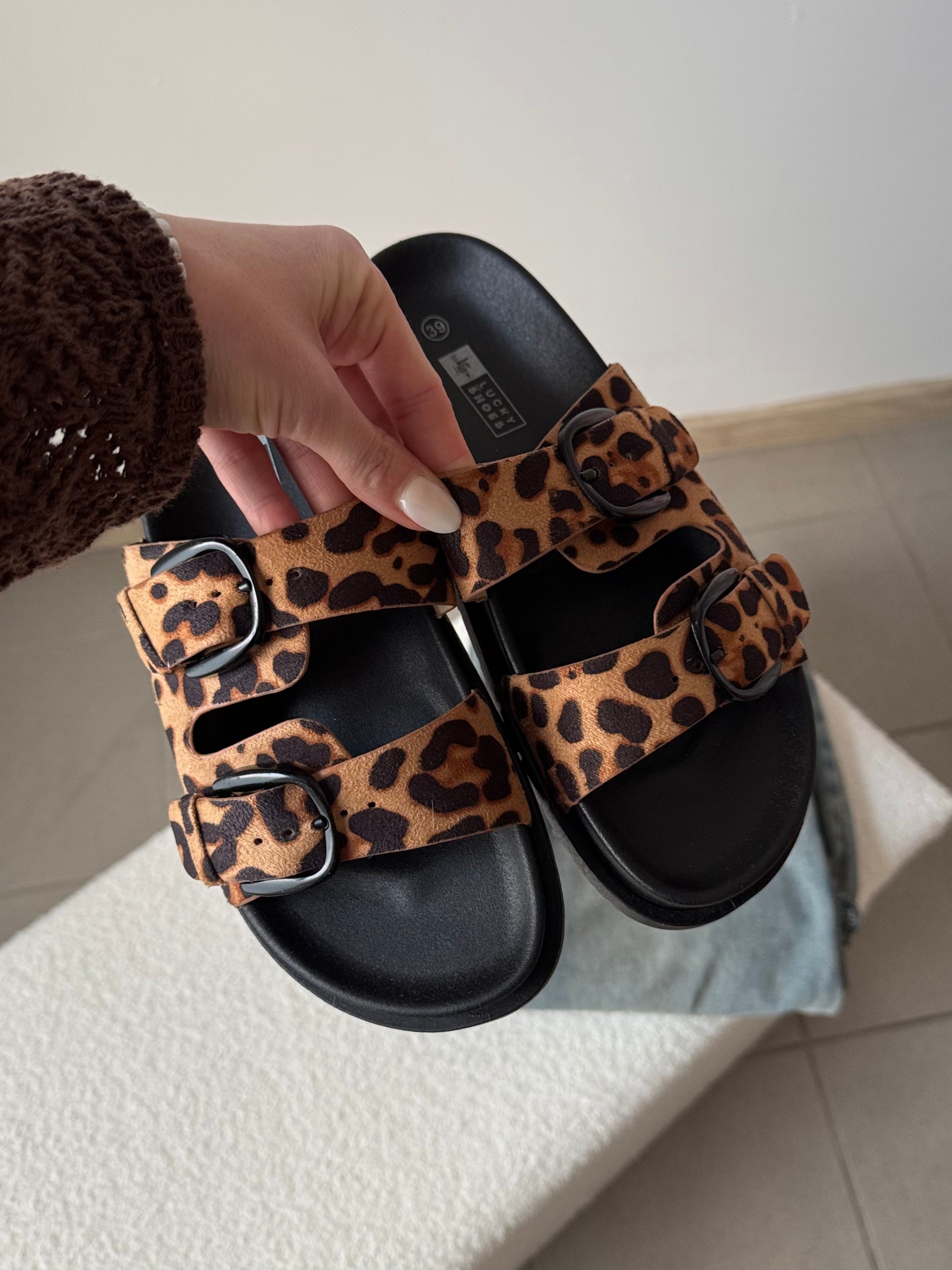 Pantolette Maila in Leo
