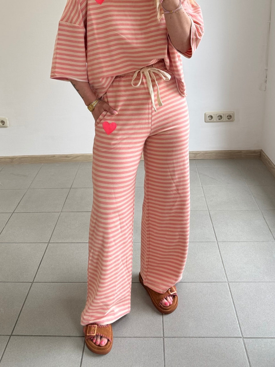 Gestreifte Hose in Rosa-Creme mit Herz