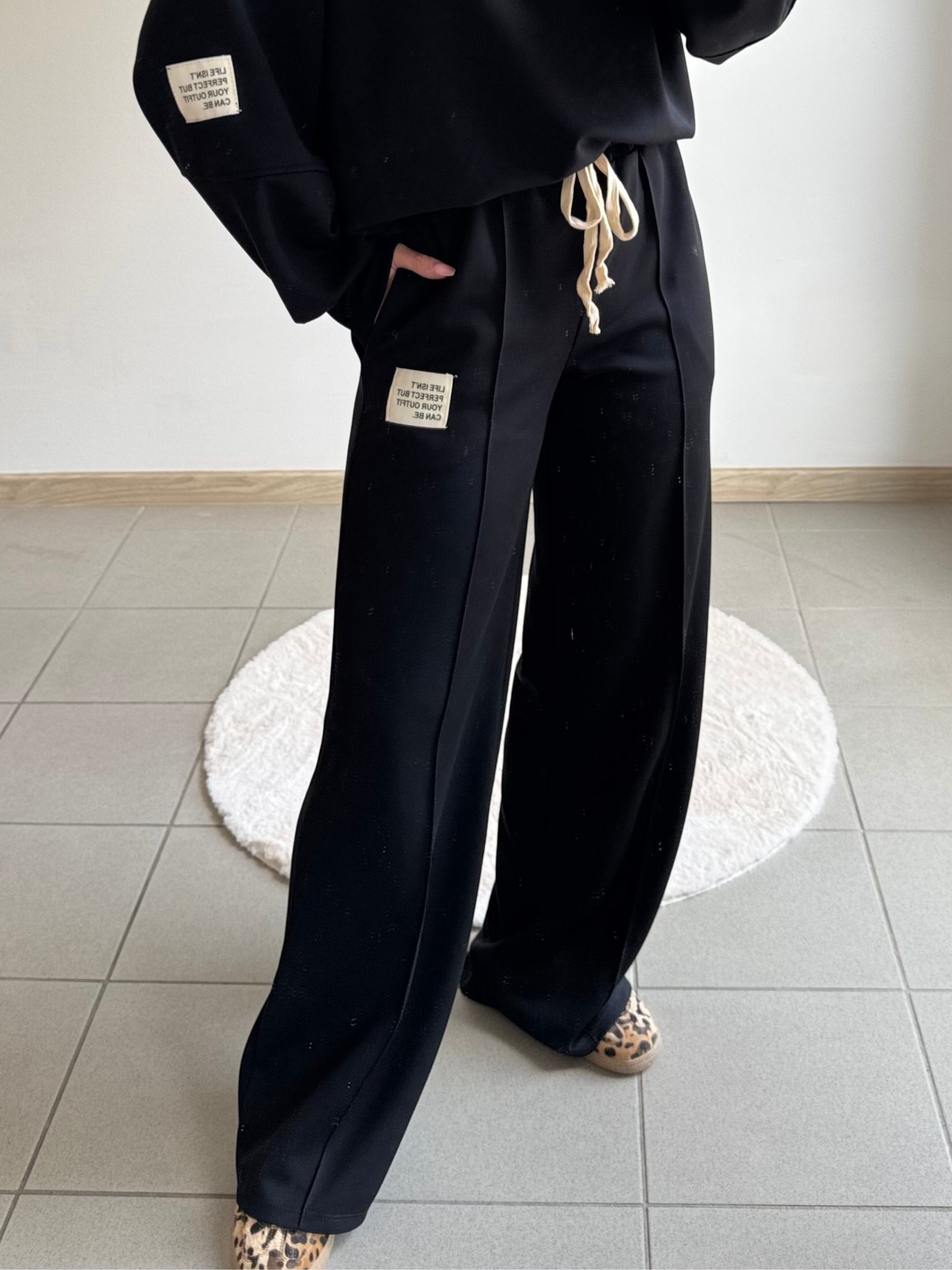 Sweatpants Perfect Outfit - Schwarz