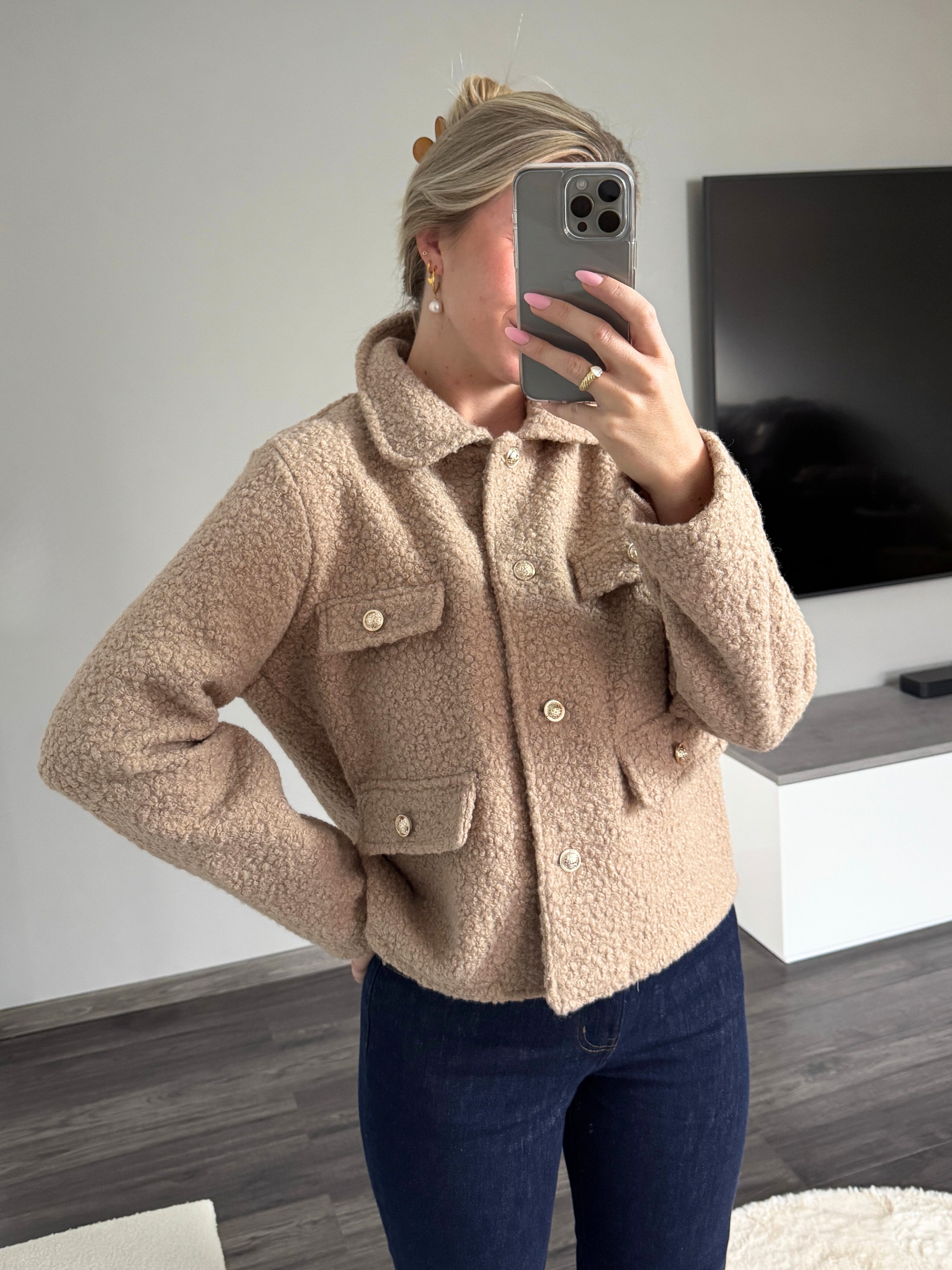 Bouclé-Jacke Tessa mit goldenen Knöpfen - Beige