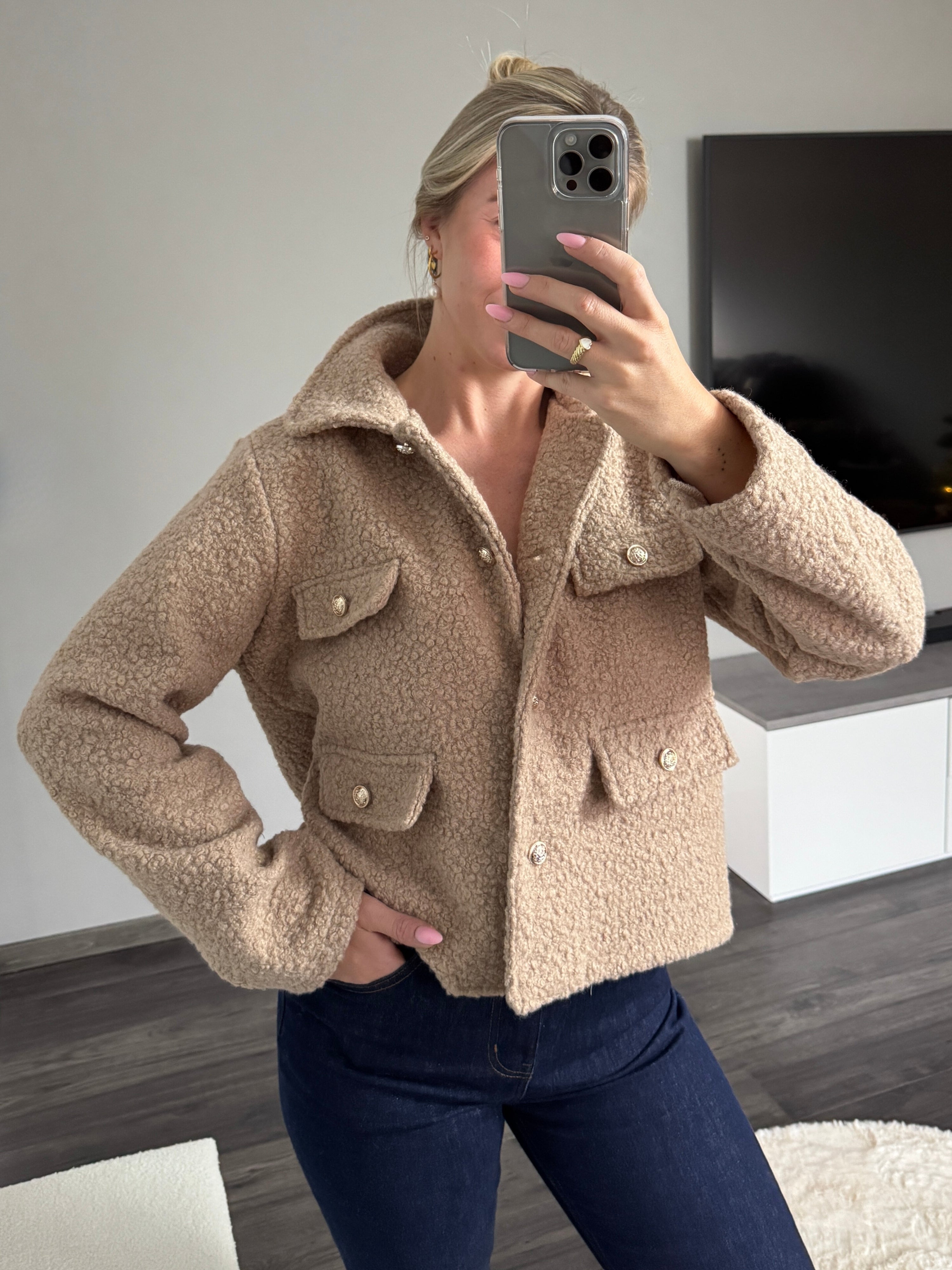 Bouclé-Jacke Tessa mit goldenen Knöpfen - Beige